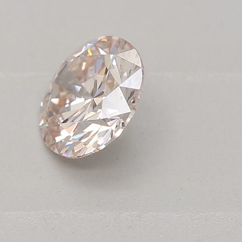 0.4 carat light pink round diamond certified by GIA
