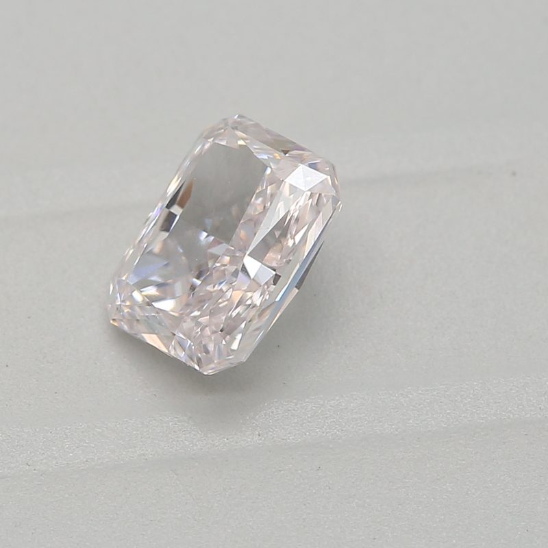 0.55 carat faint pink radiant diamond certified by GIA