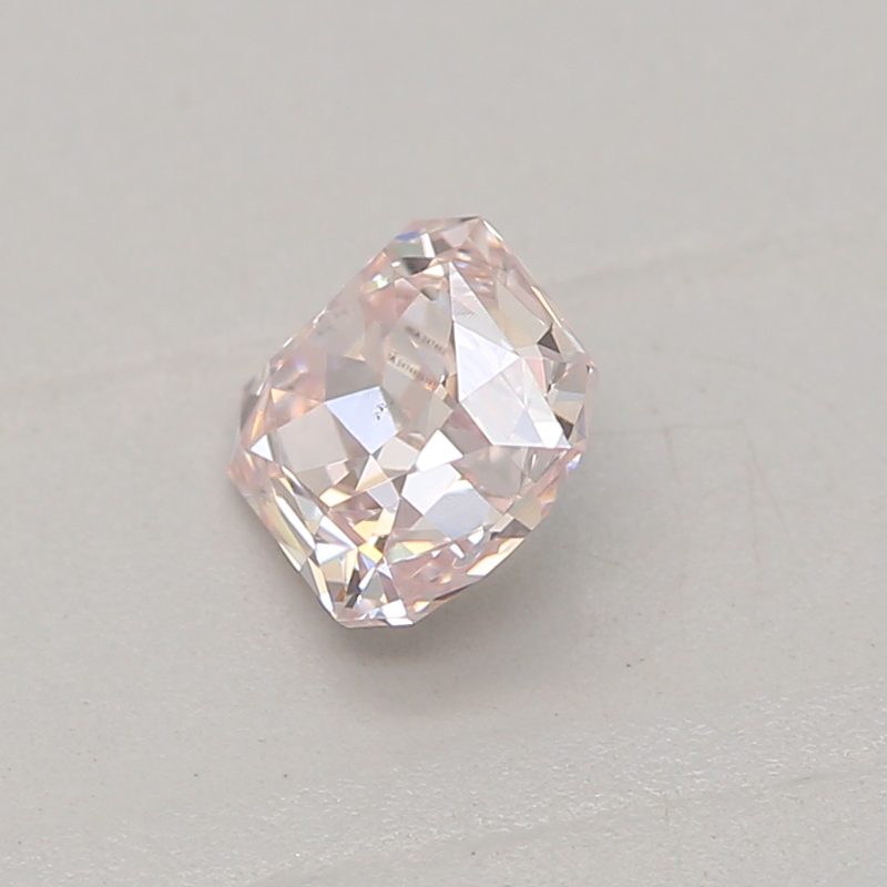 0.29 carat light pink square radiant diamond certified by GIA