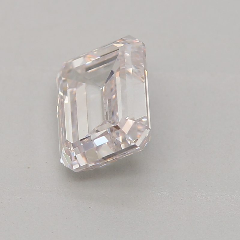 0.8 carat light pink emerald diamond certified by GIA