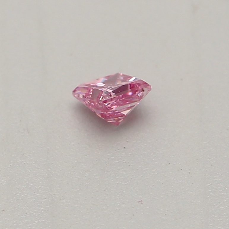 0.05 carat fancy intense purplish pink princess diamond certified by GIA